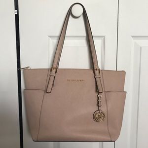 Michael Kors Jet Set Tote
